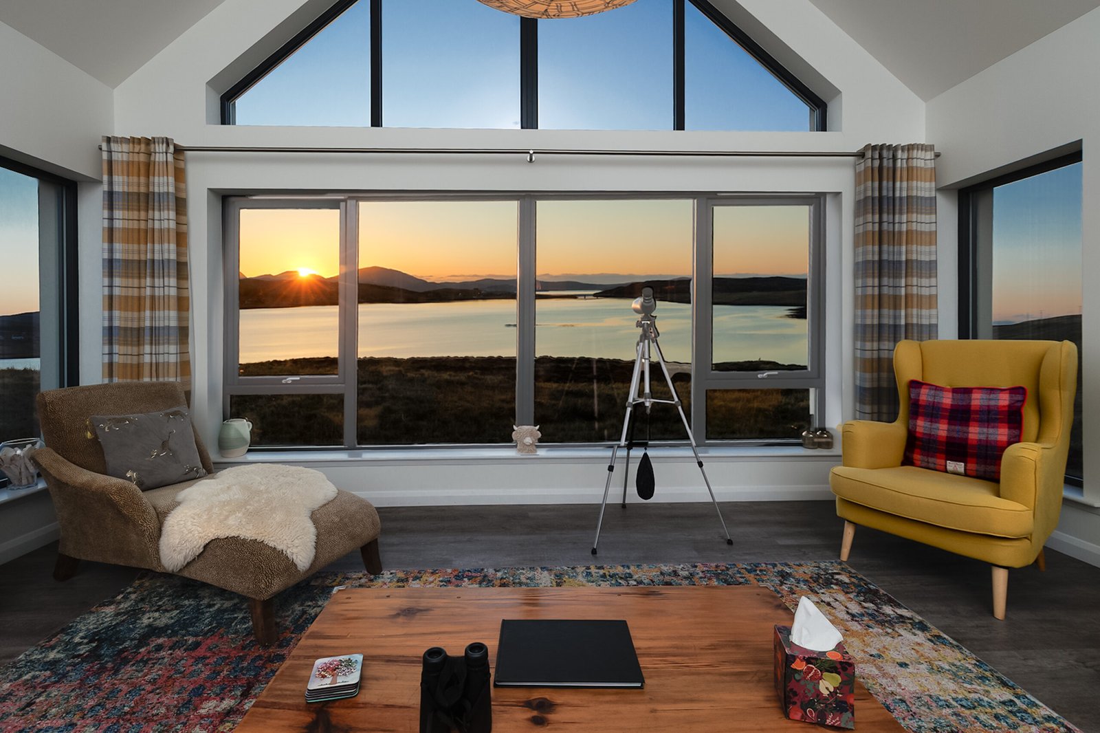 20A Kirkibost - The Stunning Lounge